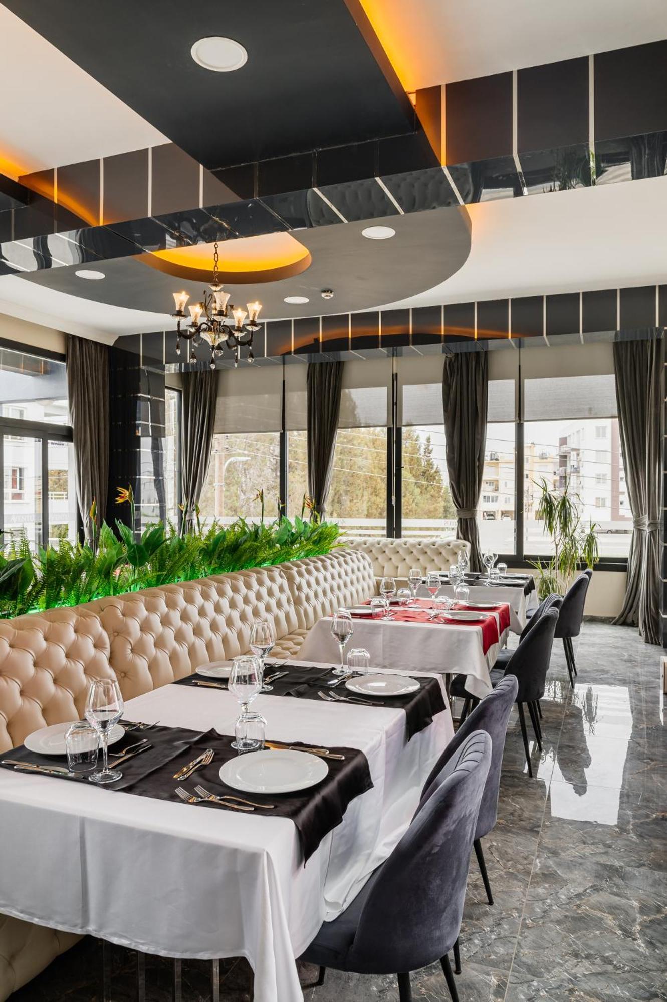 Royal Palace Hotel Nicosia Kültér fotó